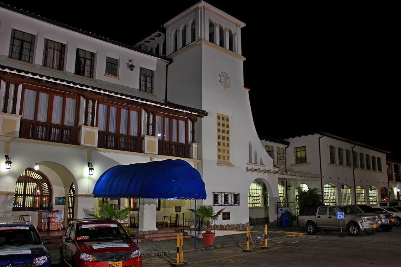 Hotel Guadalajara Buga Buitenkant foto